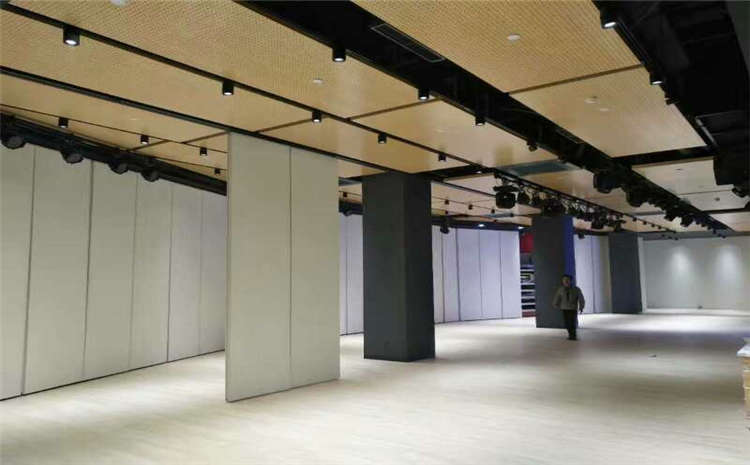 22厚實木運(yùn)動地板造價是的多少?