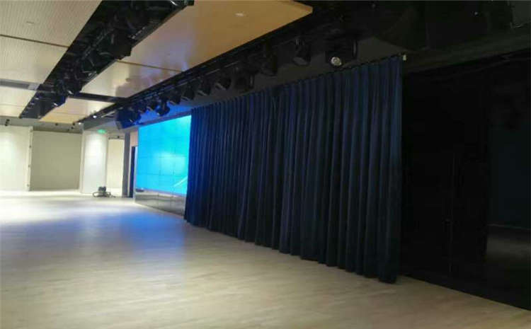 拼接板體育館實木地板怎么維修？