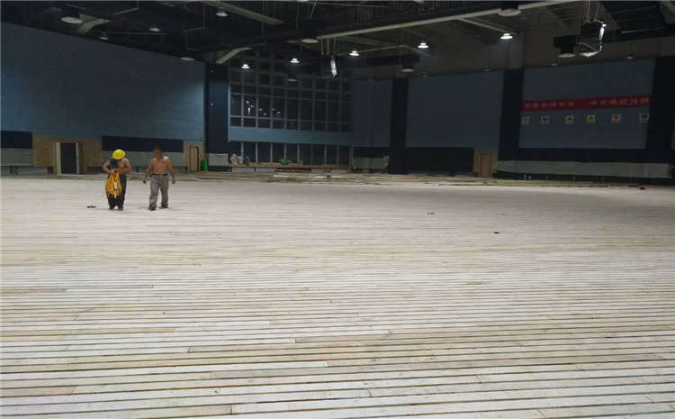 室內(nèi)體育木地板什么牌子好