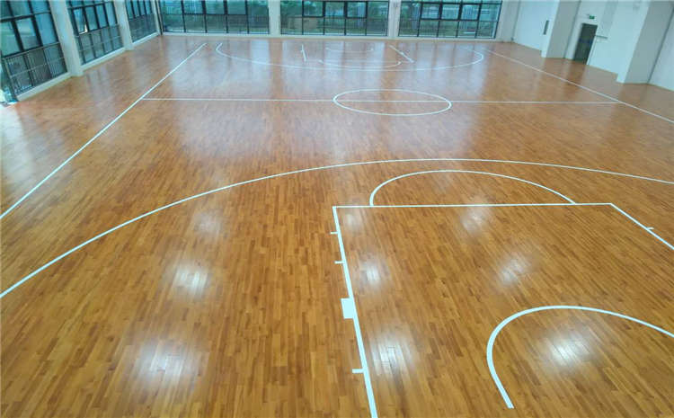 室內風雨操場實木運動地板施工技術