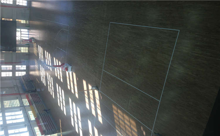 指接板風雨操場運動地板廠家去哪找？