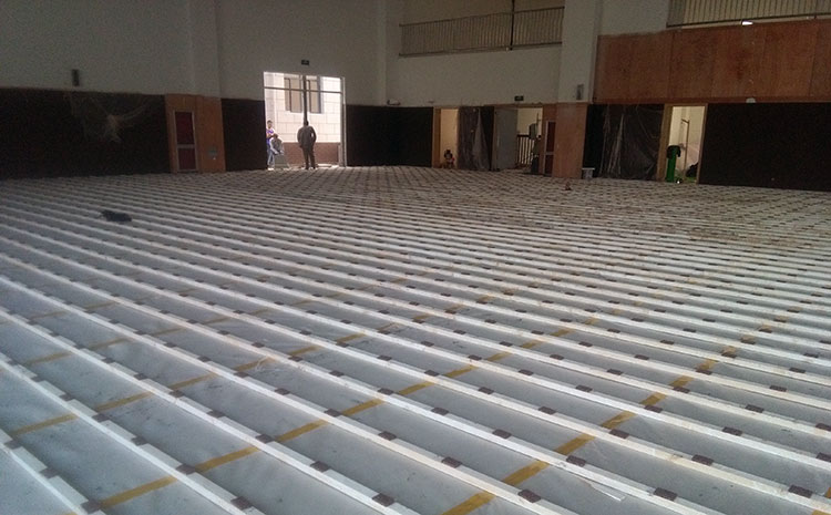 20厚風雨操場運動地板怎么維修？