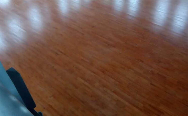 24厚舞臺(tái)實(shí)木地板怎么維修?