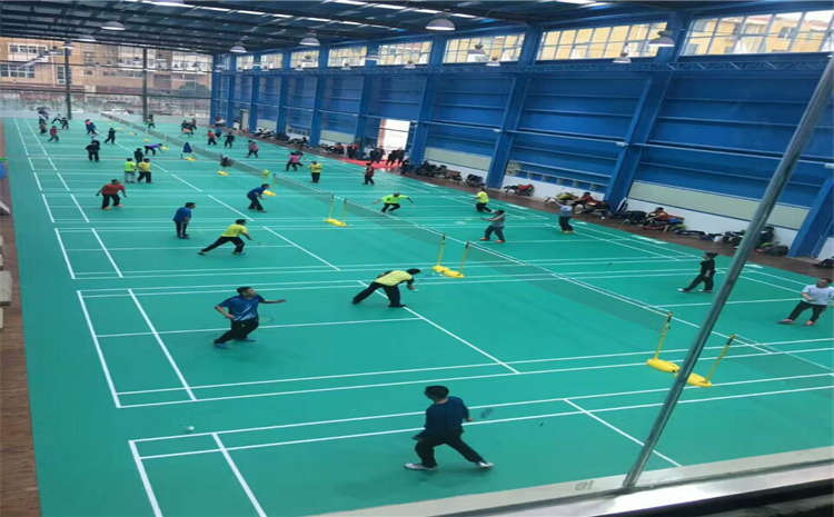 24厚籃球場木地板雙層龍骨結(jié)構(gòu)