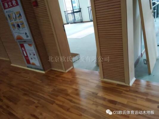 ���K��ɽ��ϣС�W�w���^ľ�ذ��Ŀ����